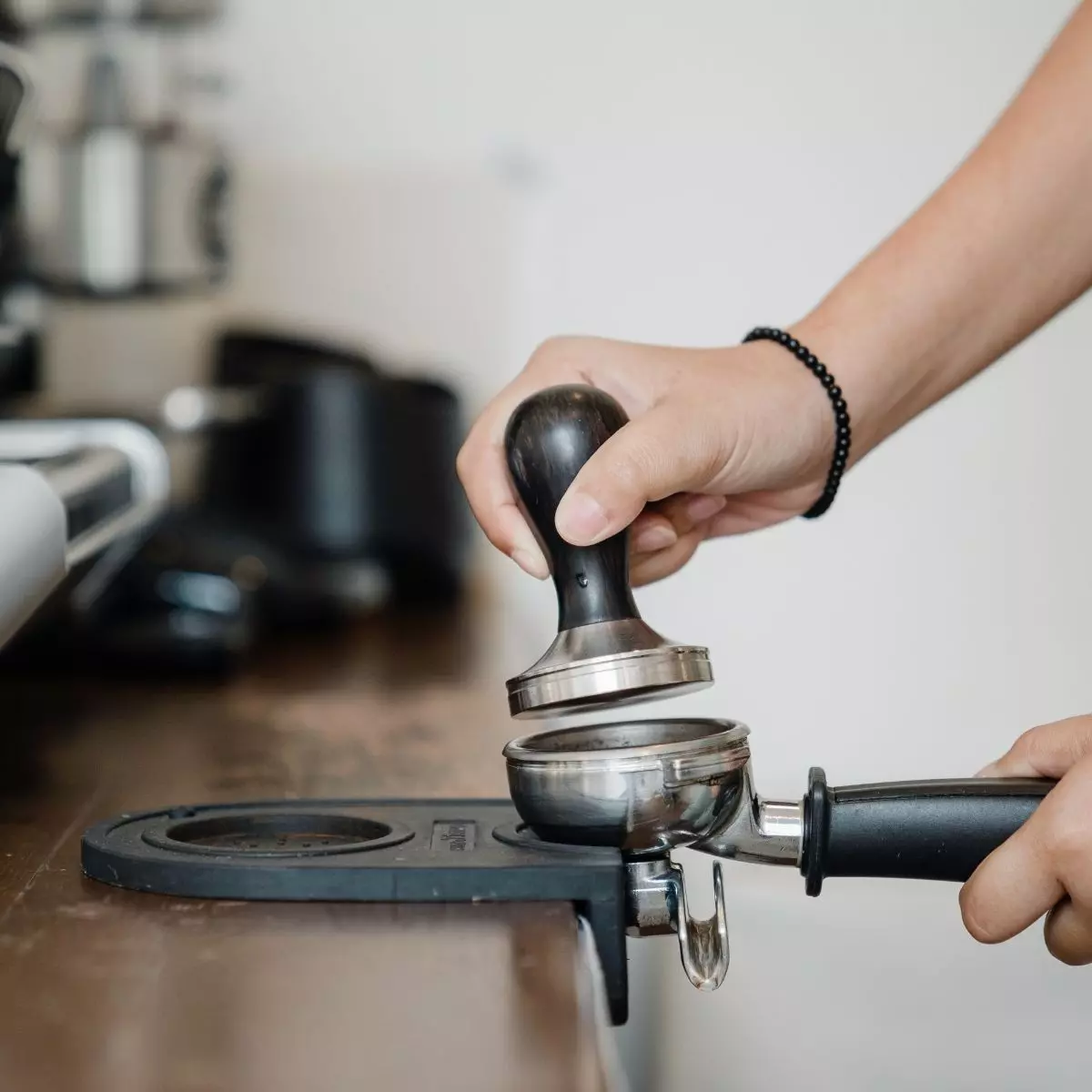 6. Peralatan Barista