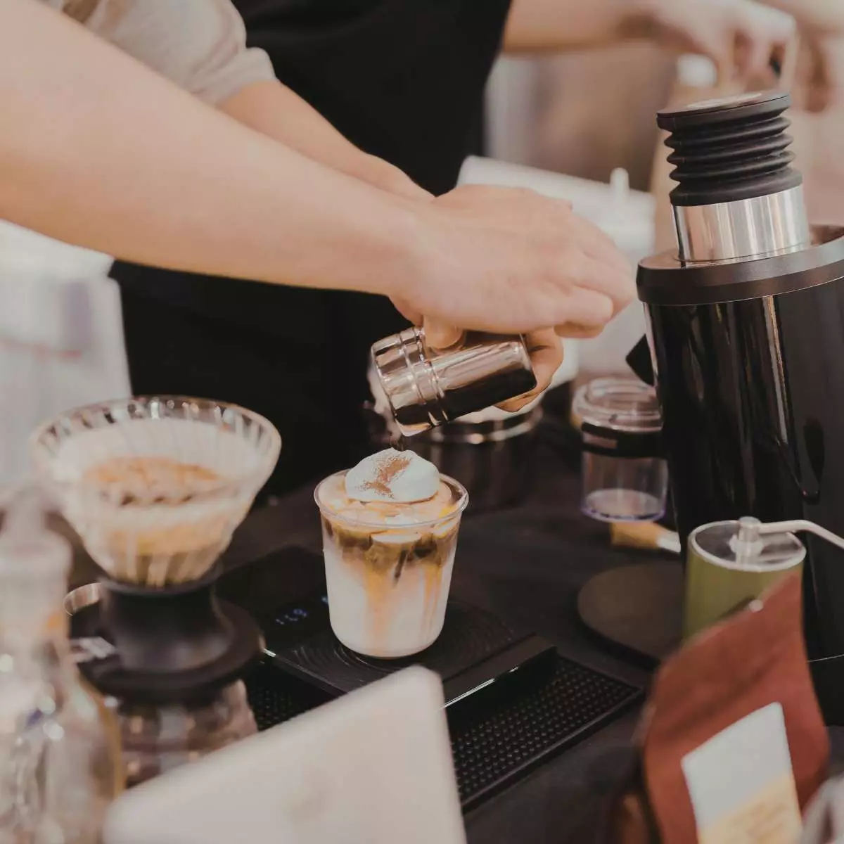 Sensasi Minum Kopi yang Berbeda dari Biasanya